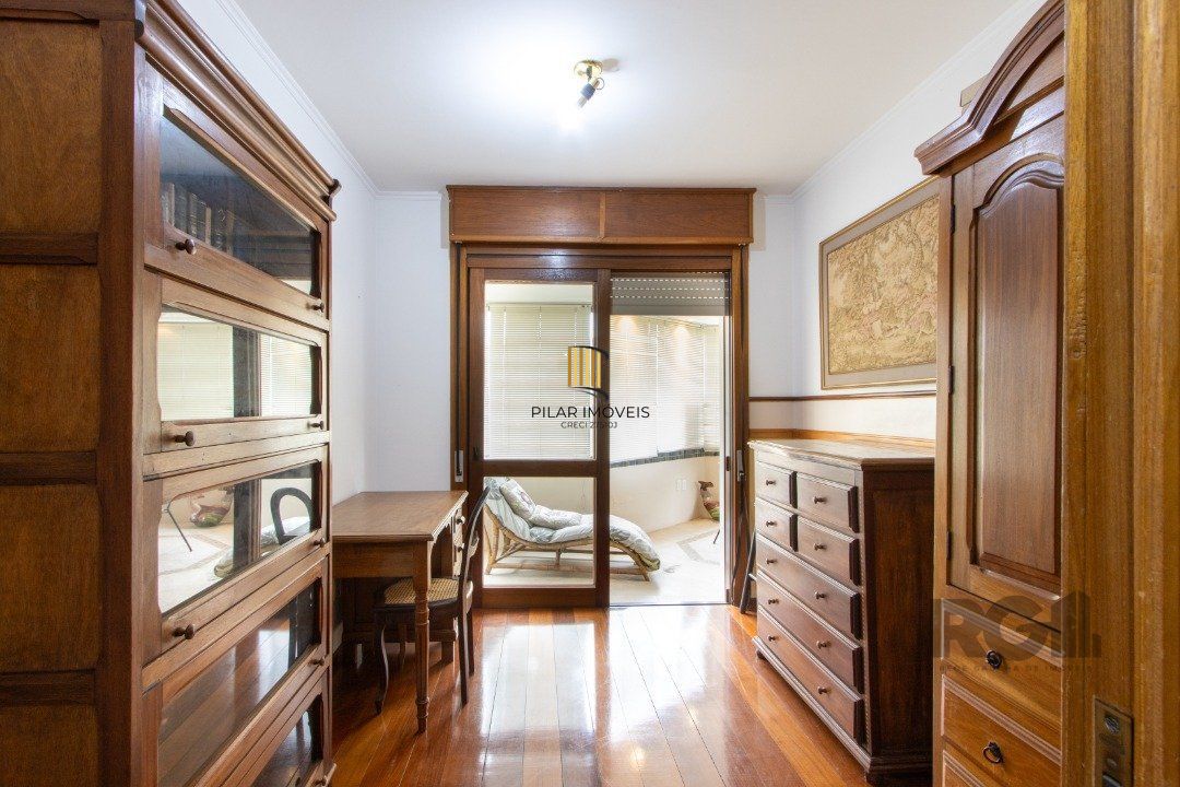 Apartamento semi mobiliado de 3 quartos com suíte no bairro Tristeza junto ao Colégio Mãe de Deus