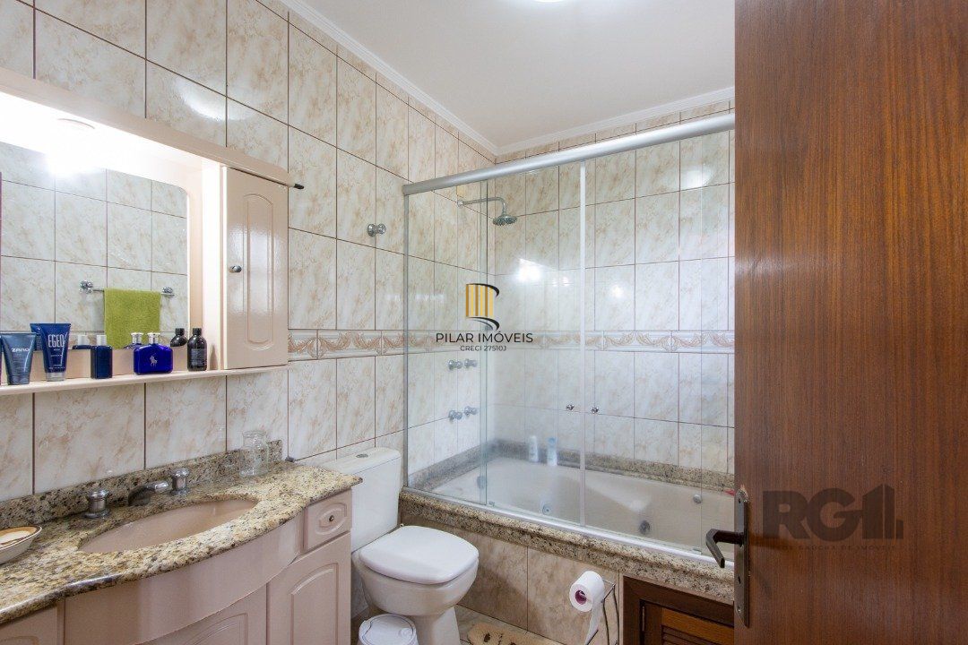 Casa para Venda - 180.3m², 3 dormitórios, sendo 1 suites, 3 vagas - Guarujá