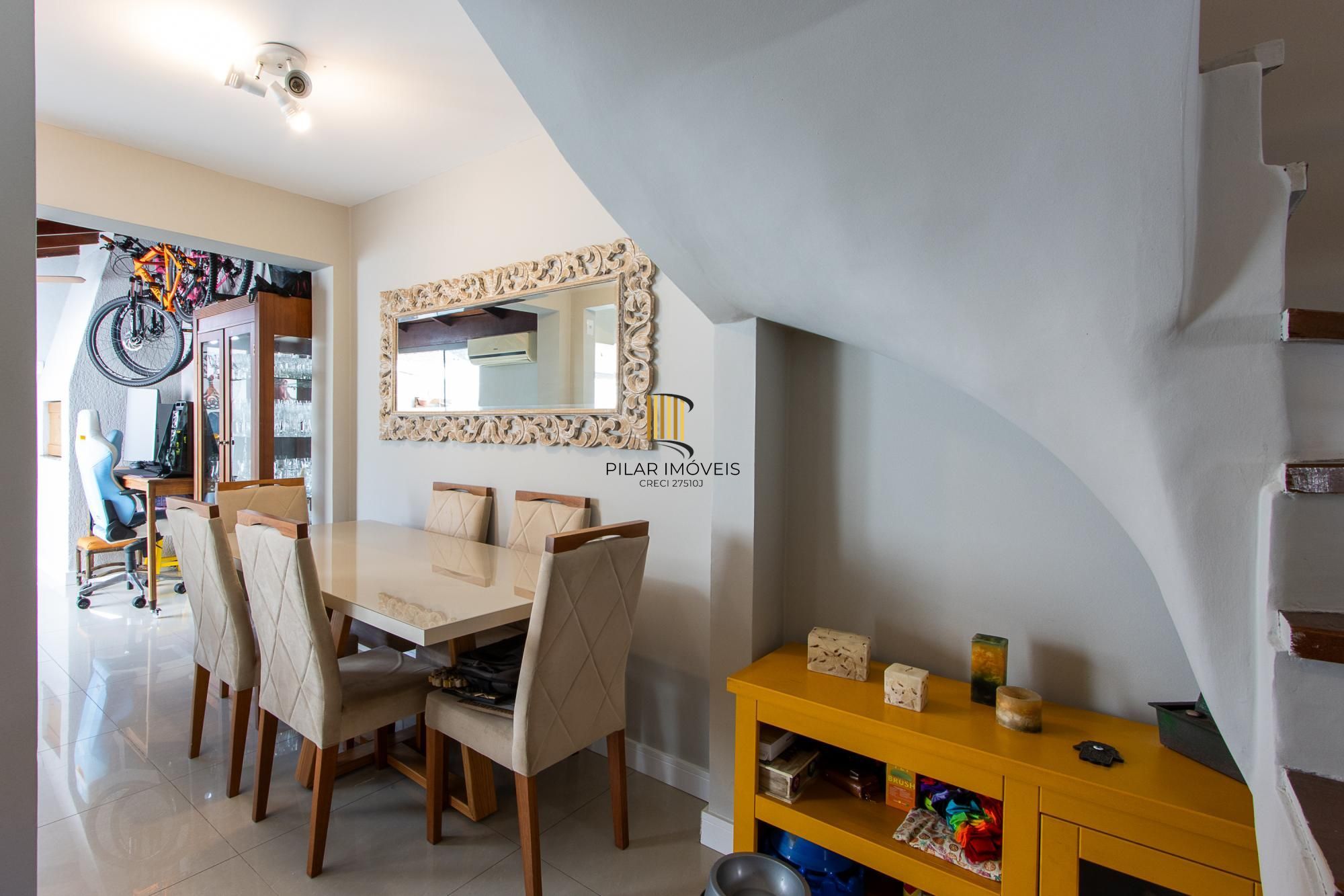 Casa em condominio com piscina