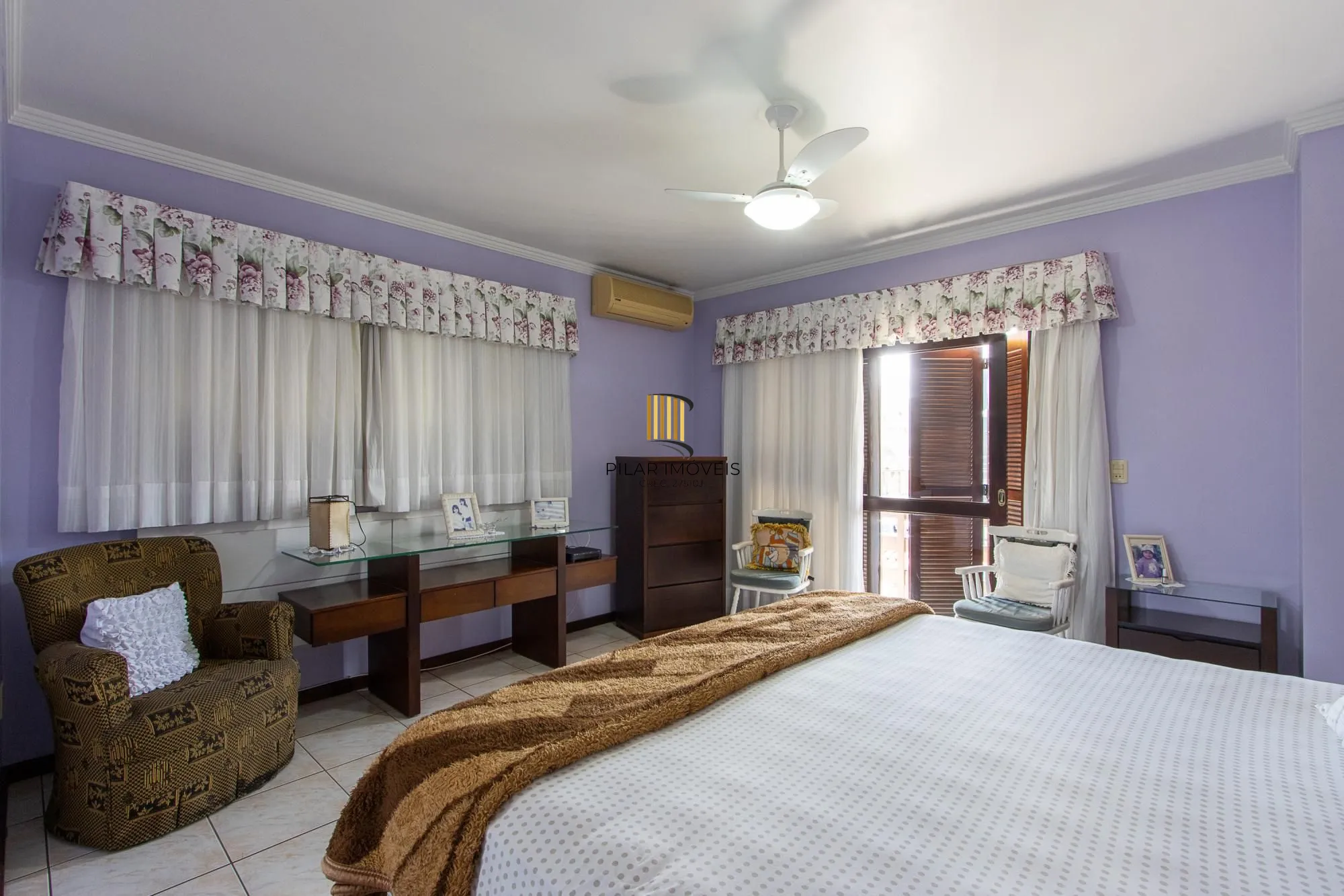 Casa Residencial ou Comercial, com 3 quartos (1 suite), 229m² privativos - Bairro Tristeza