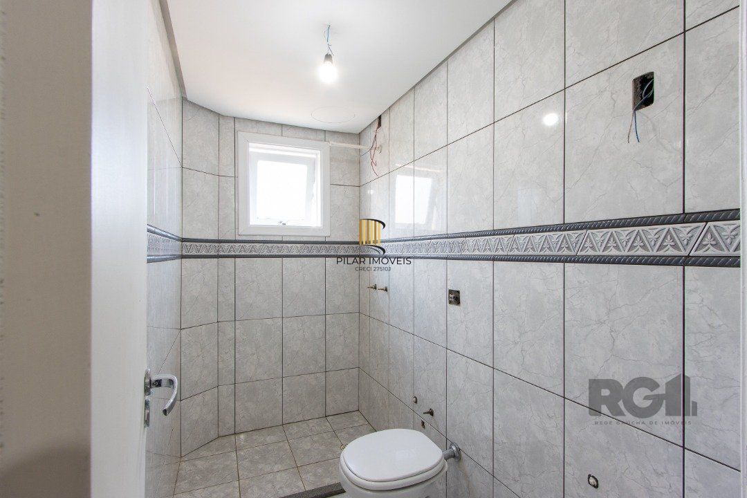 Sobrado novo,  4 quartos (1 suite), 440m² privativos - Bairro Guarujá