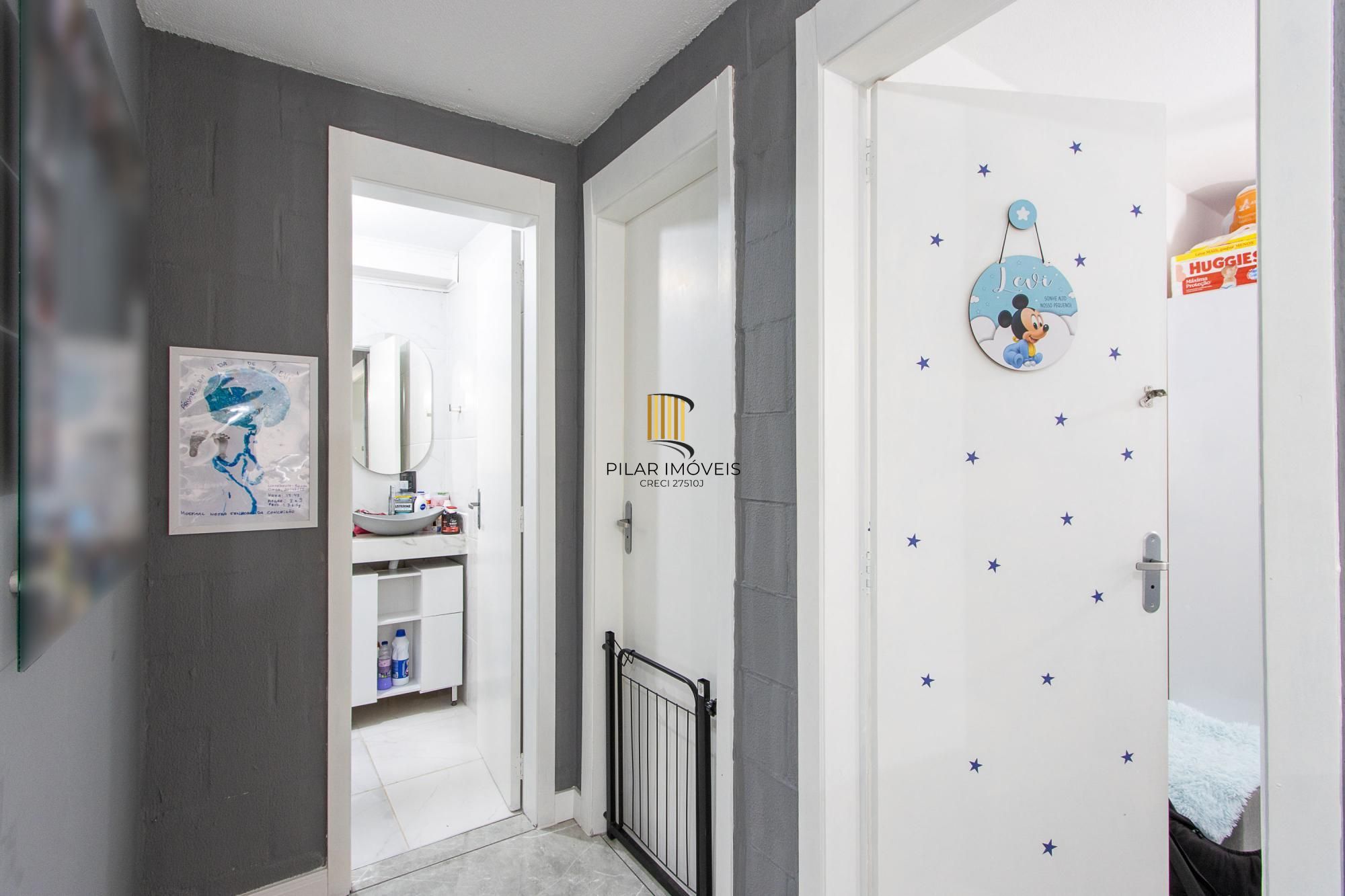 Apartamento de 2 dormitórios com vaga rotativa no bairro Vila Nova Porto Alegre