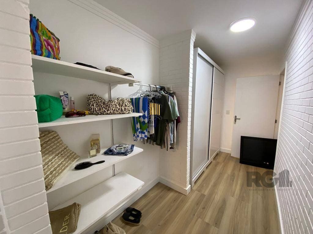 Casa 4 dormitórios no bairro Atlântida