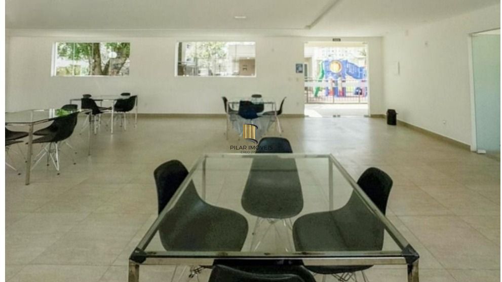 Apartamento com 2 quartos na Protásio Alves