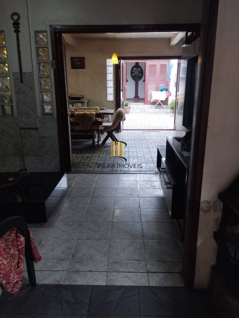 Casa 2 dormitórios no bairro Camaquã