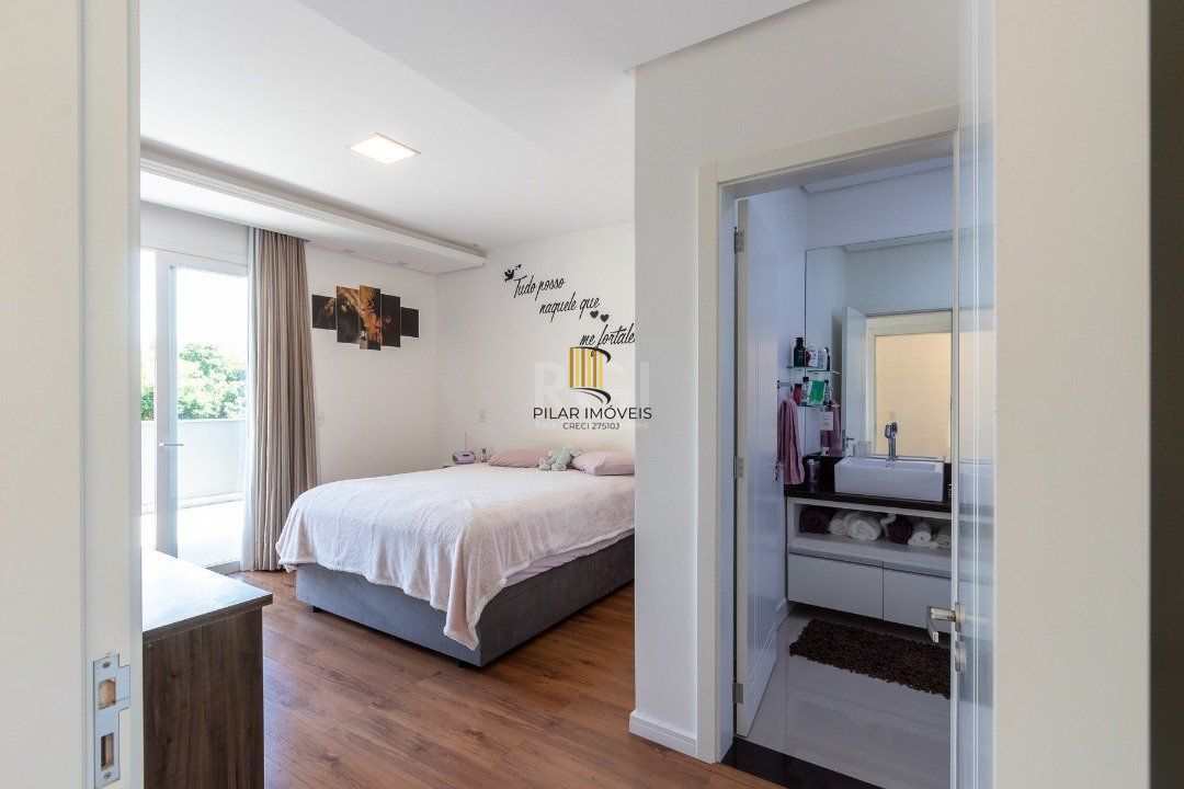 Casa para Venda - 420m², 3 dormitórios, sendo 3 suites, 8 vagas - Ipanema