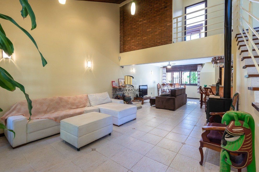 Casa para Venda - 308.25m², 3 dormitórios, sendo 1 suites, 5 vagas - Cristal