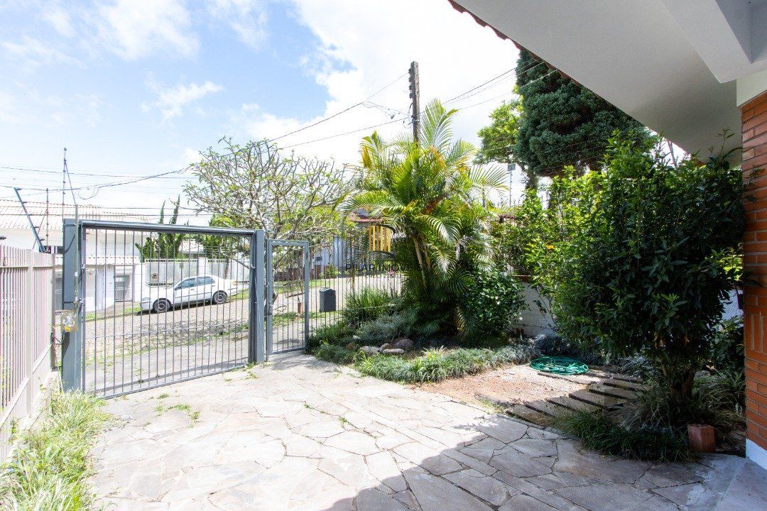Casa 3 dormitórios no bairro Ipanema