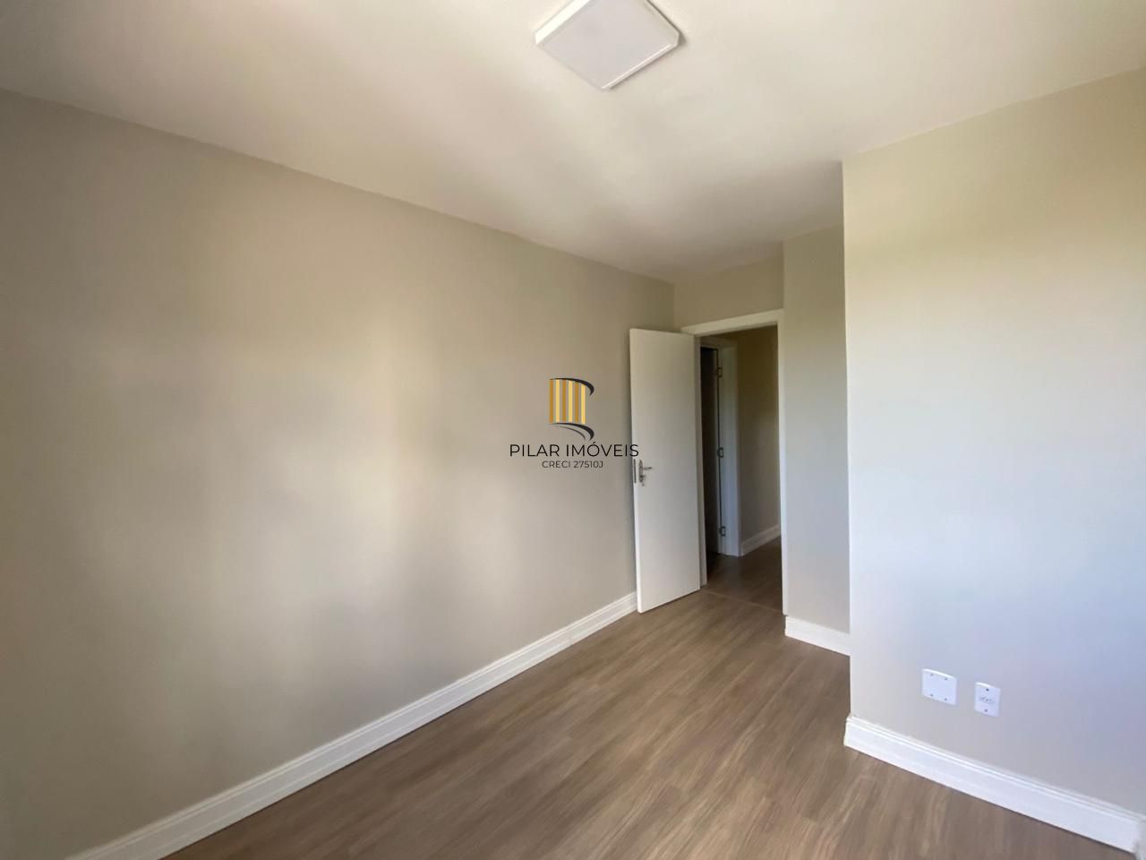 Casa 3 dormitórios, sendo 1 suíte, 2 vagas de garragem - bairro Ipanema