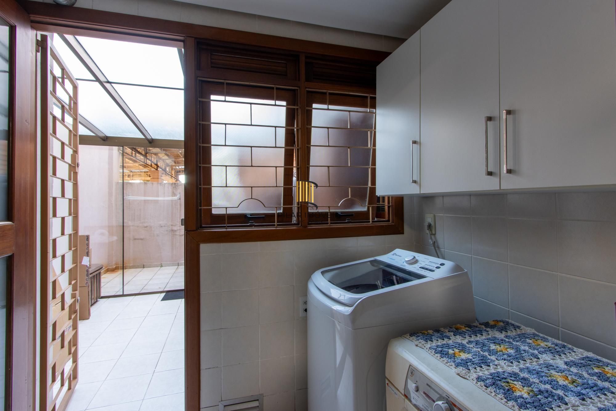 Apartamento de 4 dormitórios, 1 suíte e 2 vagas escrituradas - Bairro Ipanema.