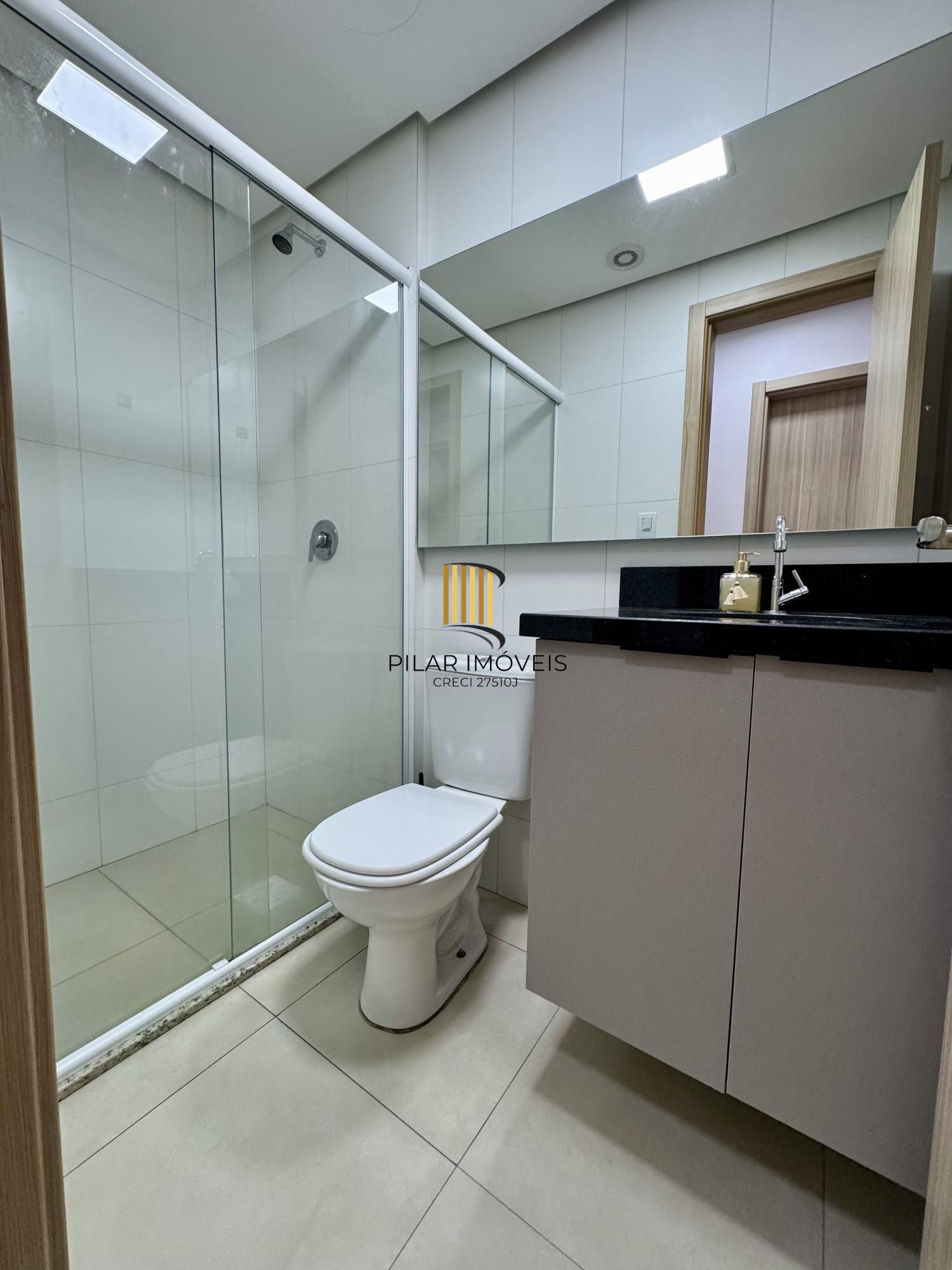 Apartamento de 2 dormitórios, 1 suíte e 1 vaga, em Canoas.