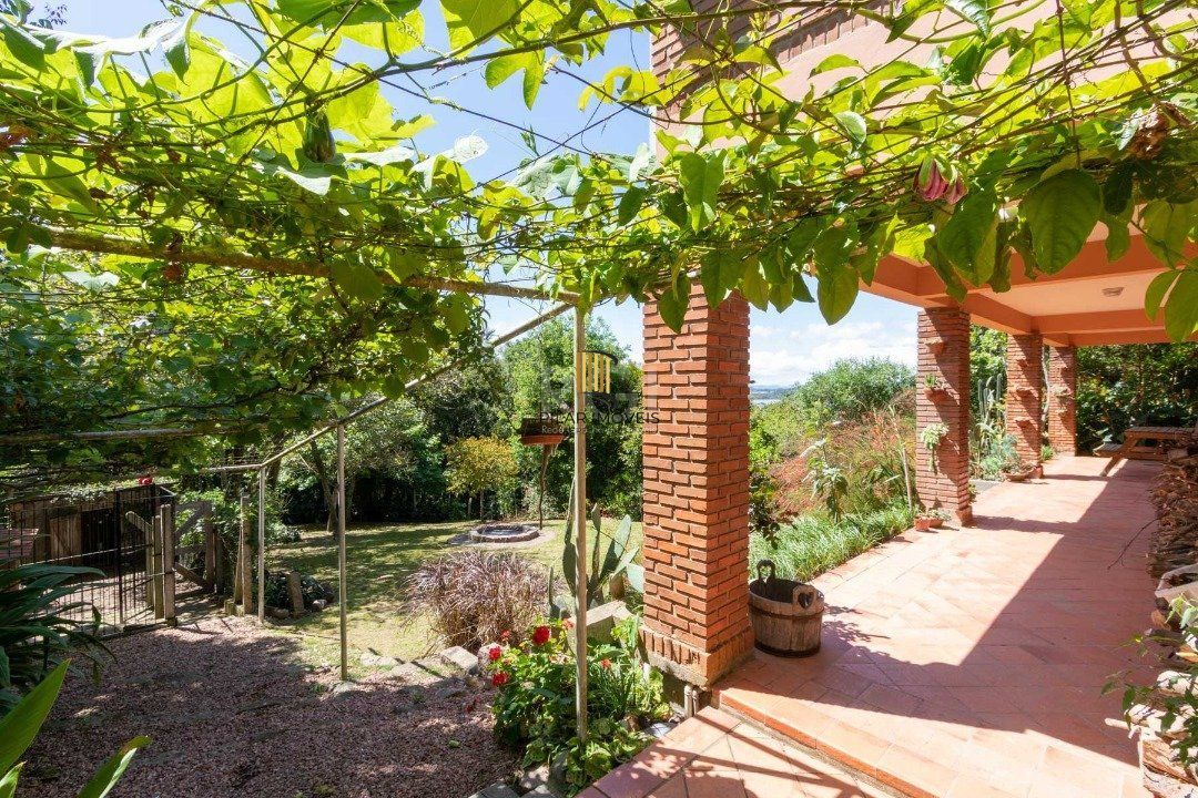 Casa para Venda - 352.19m², 4 dormitórios, sendo 1 suites, 4 vagas - Belém Novo