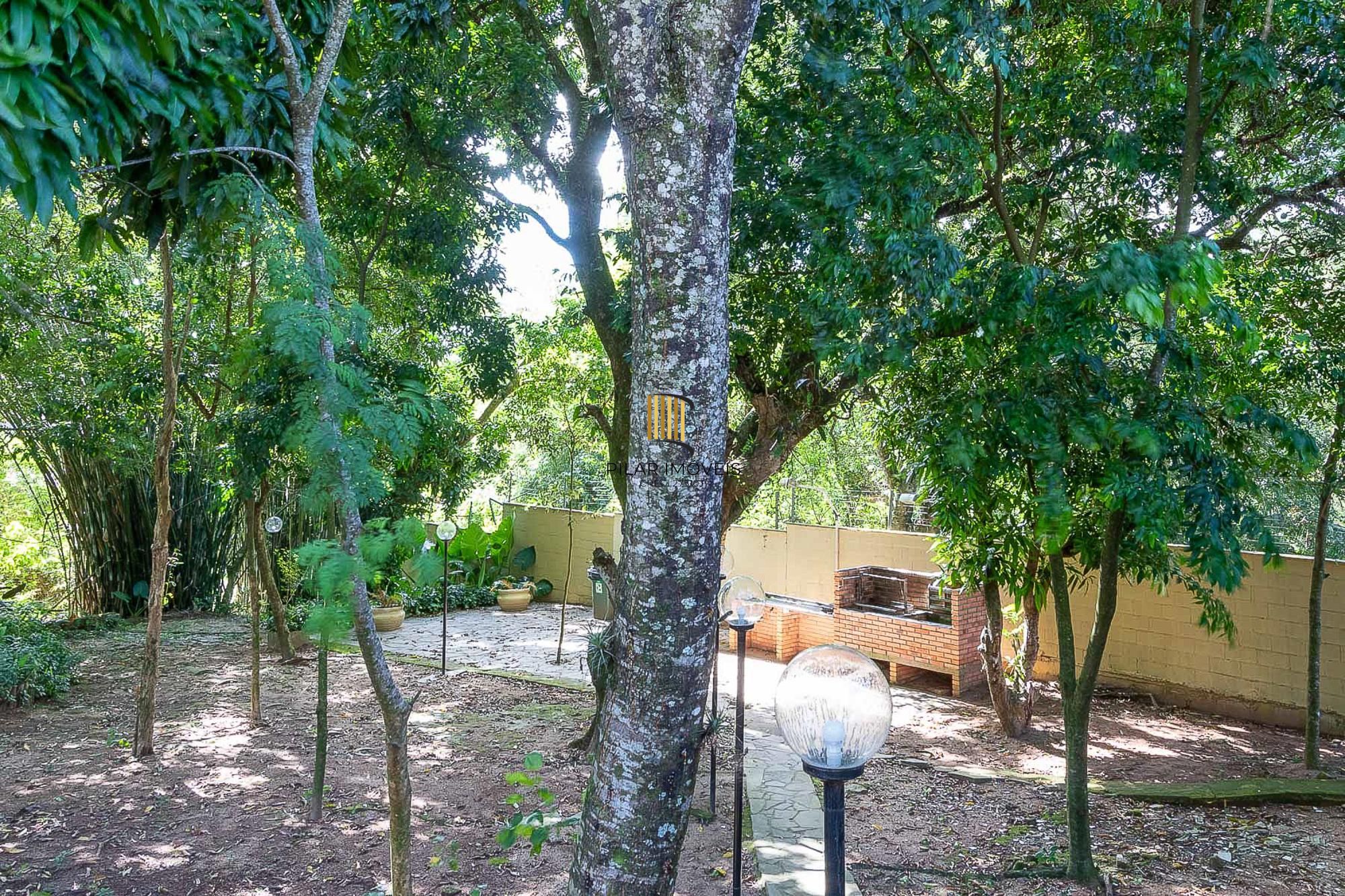 Casa condomínio | 3 dormitórios | 1 Suíte | 240,82 Privativos | 2 Vagas | Bairro Teresópolis