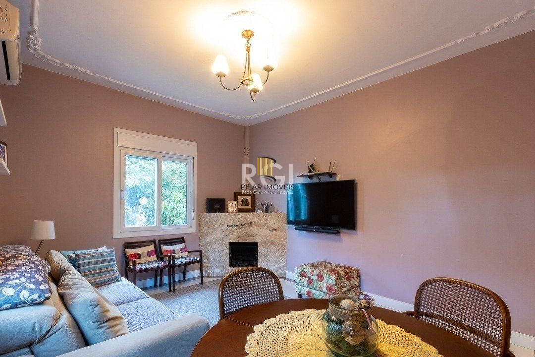 Casa para Venda - 200m², 3 dormitórios, sendo 1 suites, 2 vagas - Vila Assunção