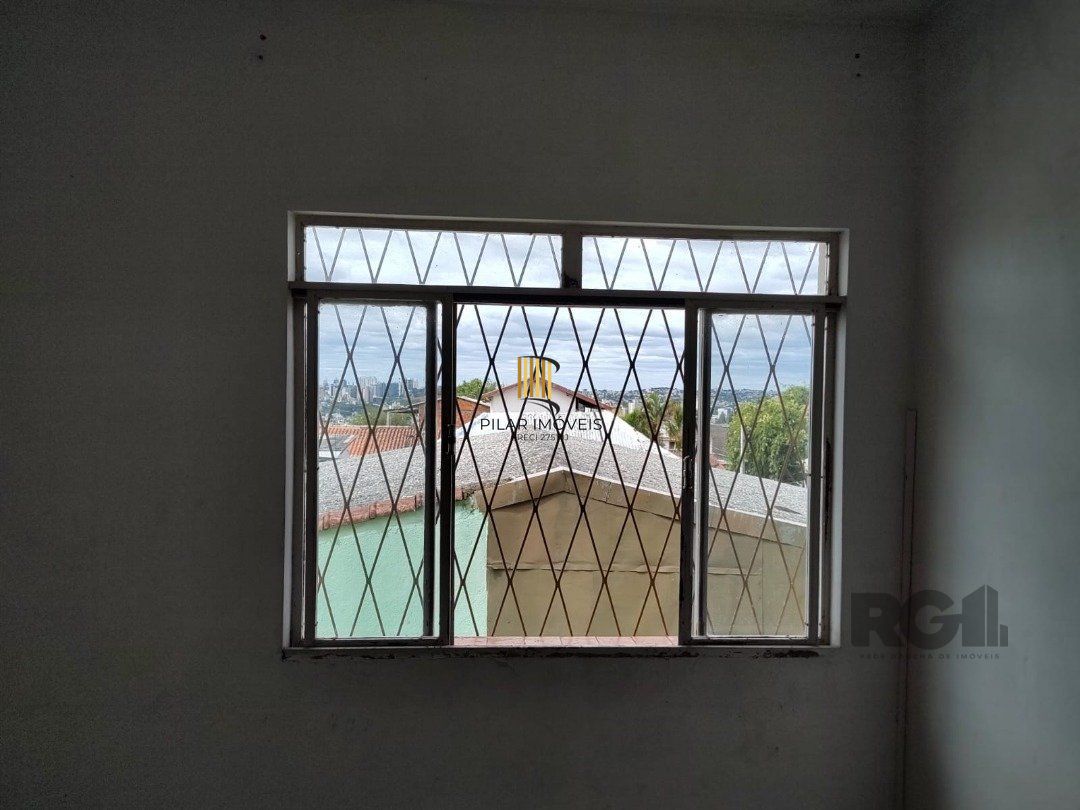 Casa para Venda - 247.37m², 4 dormitórios, 4 vagas - Partenon
