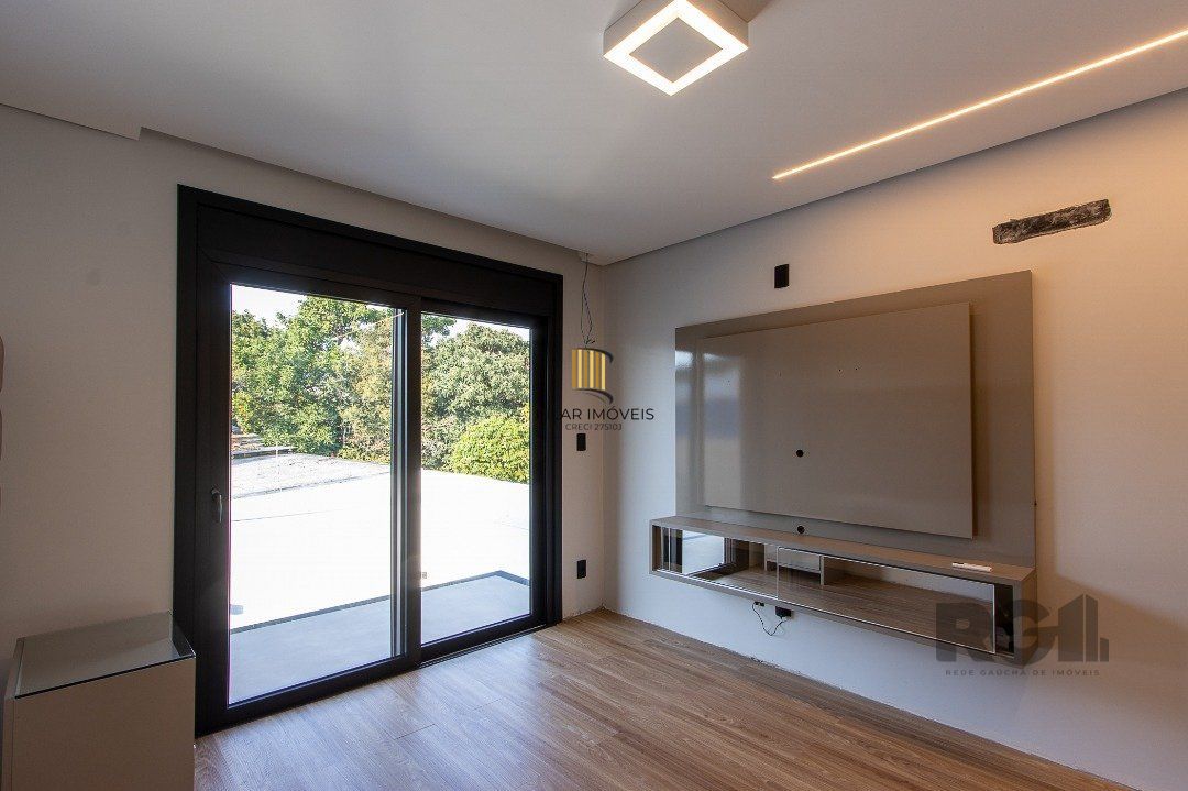Casa 3 dormitórios no bairro Medianeira