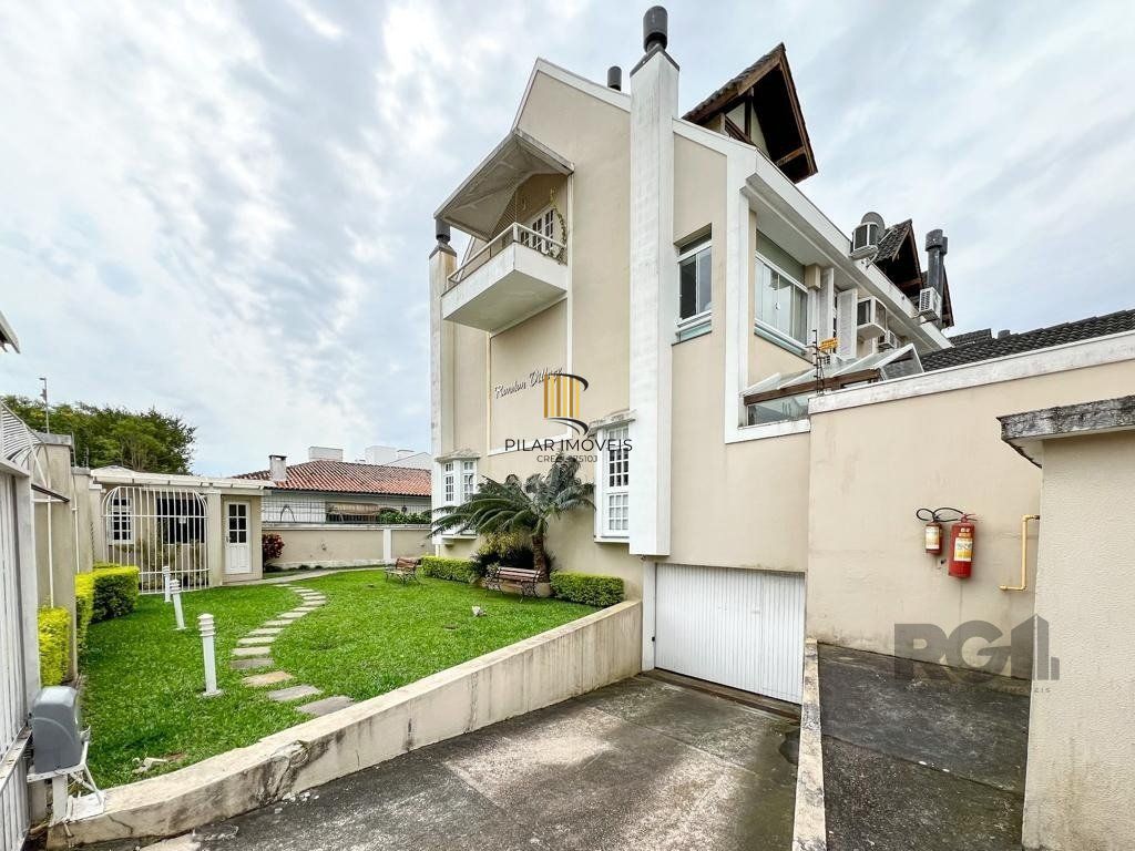 Excelente casa em condomínio no Bairro Tristeza - Ao lado do Shopping Paseo