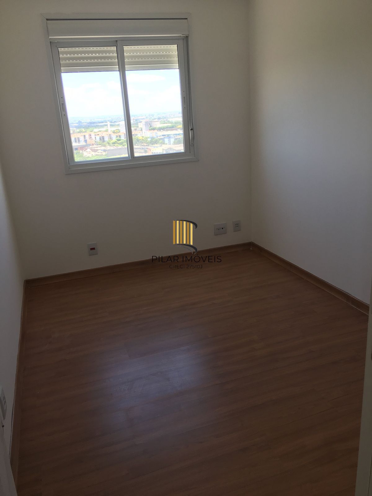 Apartamento com 3 quartos, 1 suíte, sacada