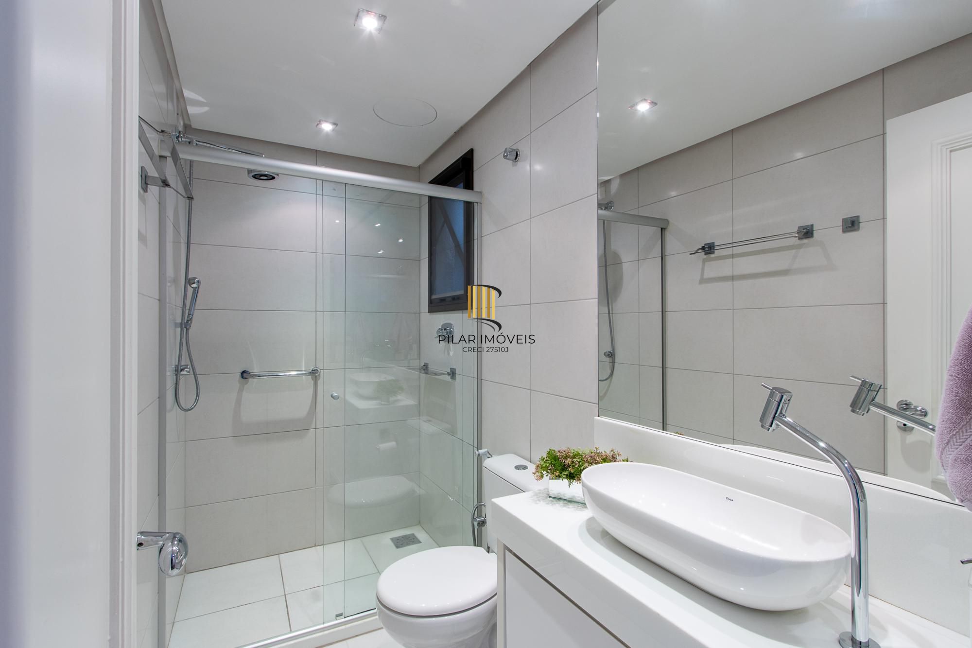 Excelente apartamento de 3 dormitórios, 1 suíte e 2 vagas no bairro Tristeza.