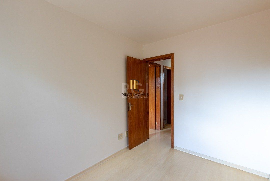 Casa de Condomínio 3 dormitórios no bairro Camaquã