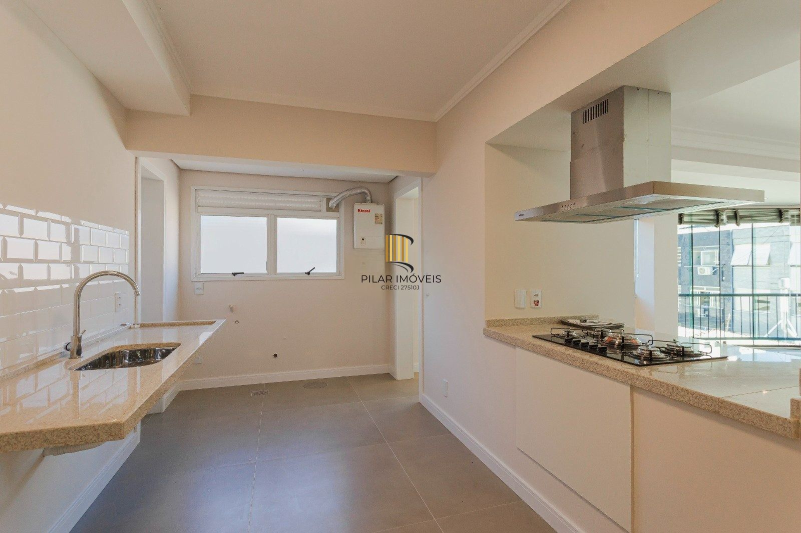 Apartamento 100% Reformado com 3 Dormitórios e Churrasqueira