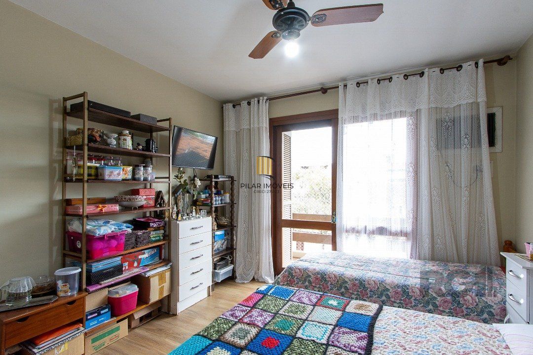 Casa 3 dormitórios no bairro Ipanema