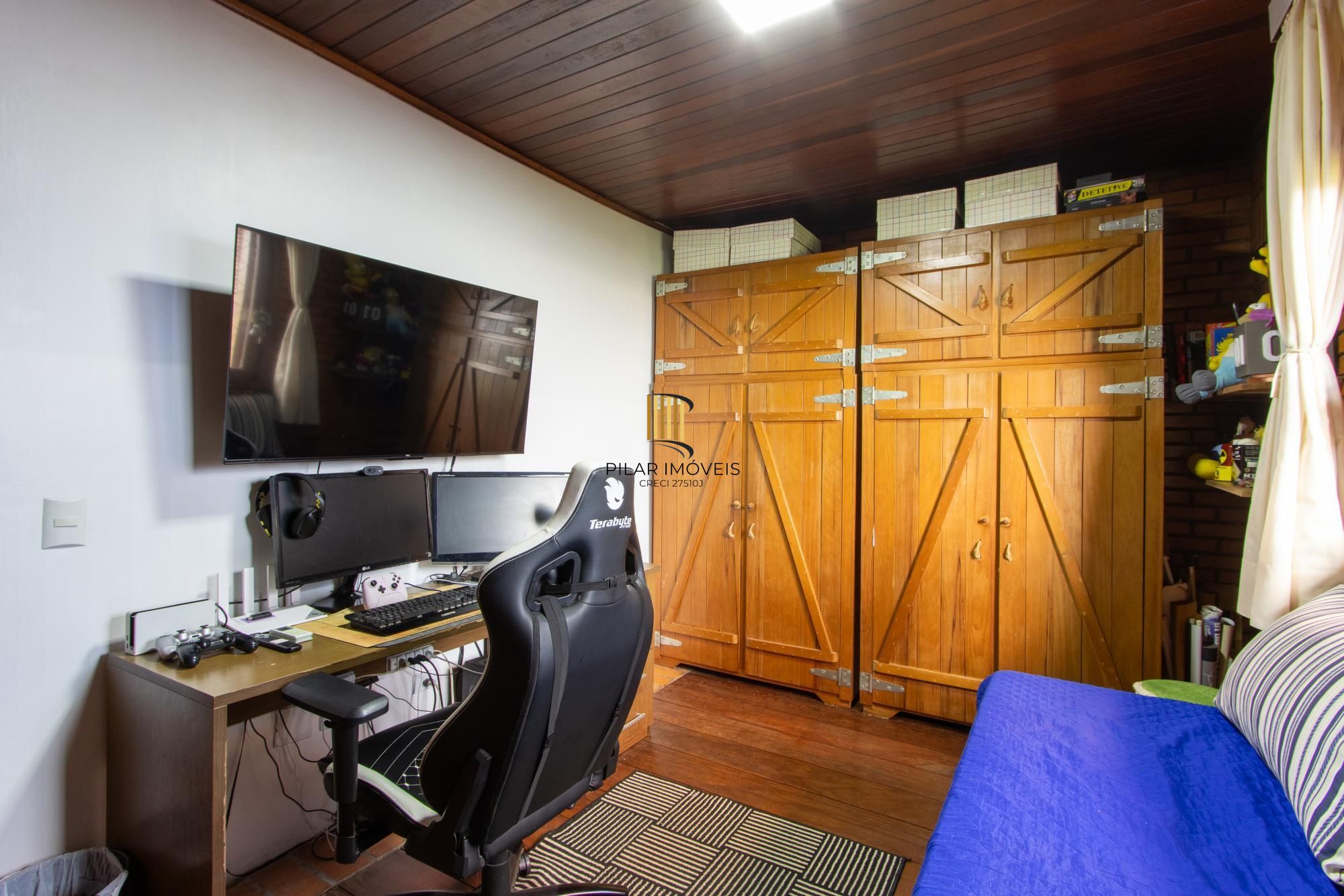 Casa 5 dormitórios no bairro Teresópolis