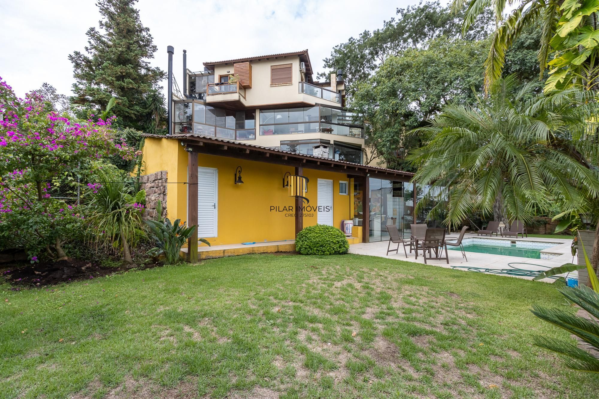 Casa 4 dormitórios no bairro Vila Conceição