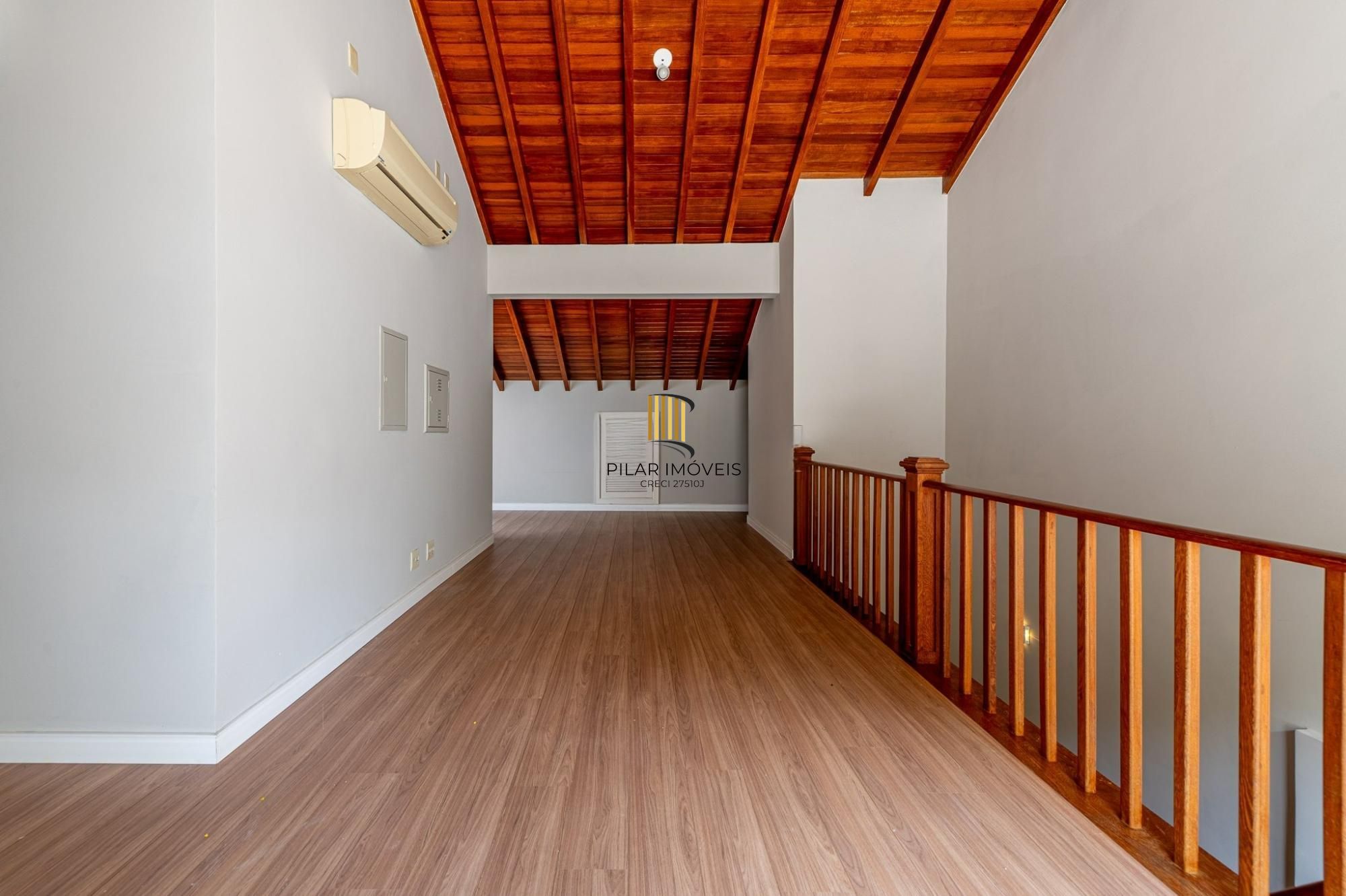 Casa de 4 dormitórios no bairro Três Figueiras