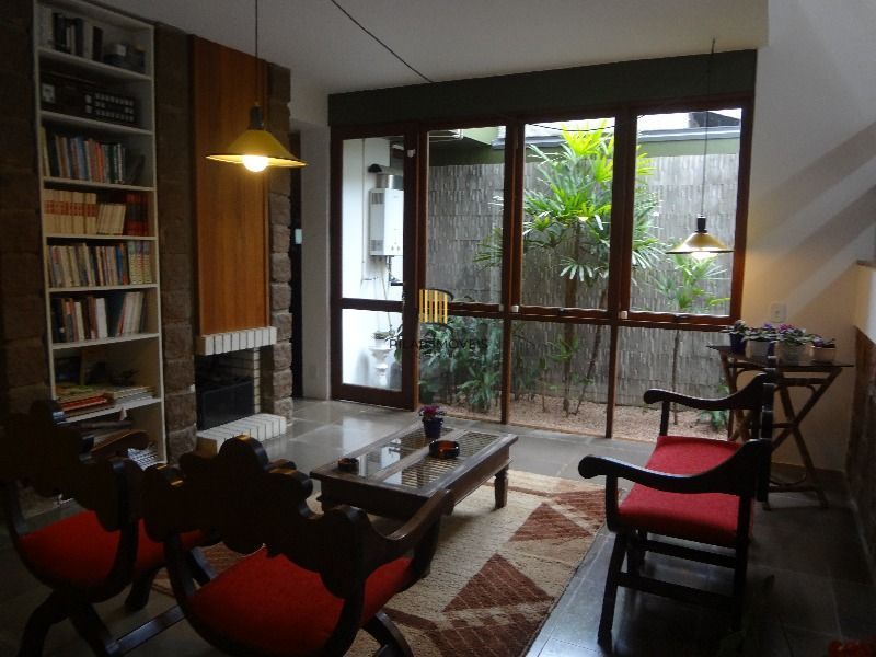 Casa para Venda - 268m², 3 dormitórios, sendo 1 suites, Jardim Isabel