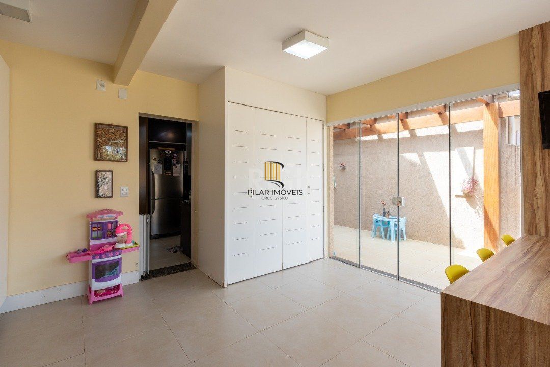 Casa Condominio para Venda - 102.9m², 3 dormitórios, sendo 1 suites, 2 vagas - Camaquã
