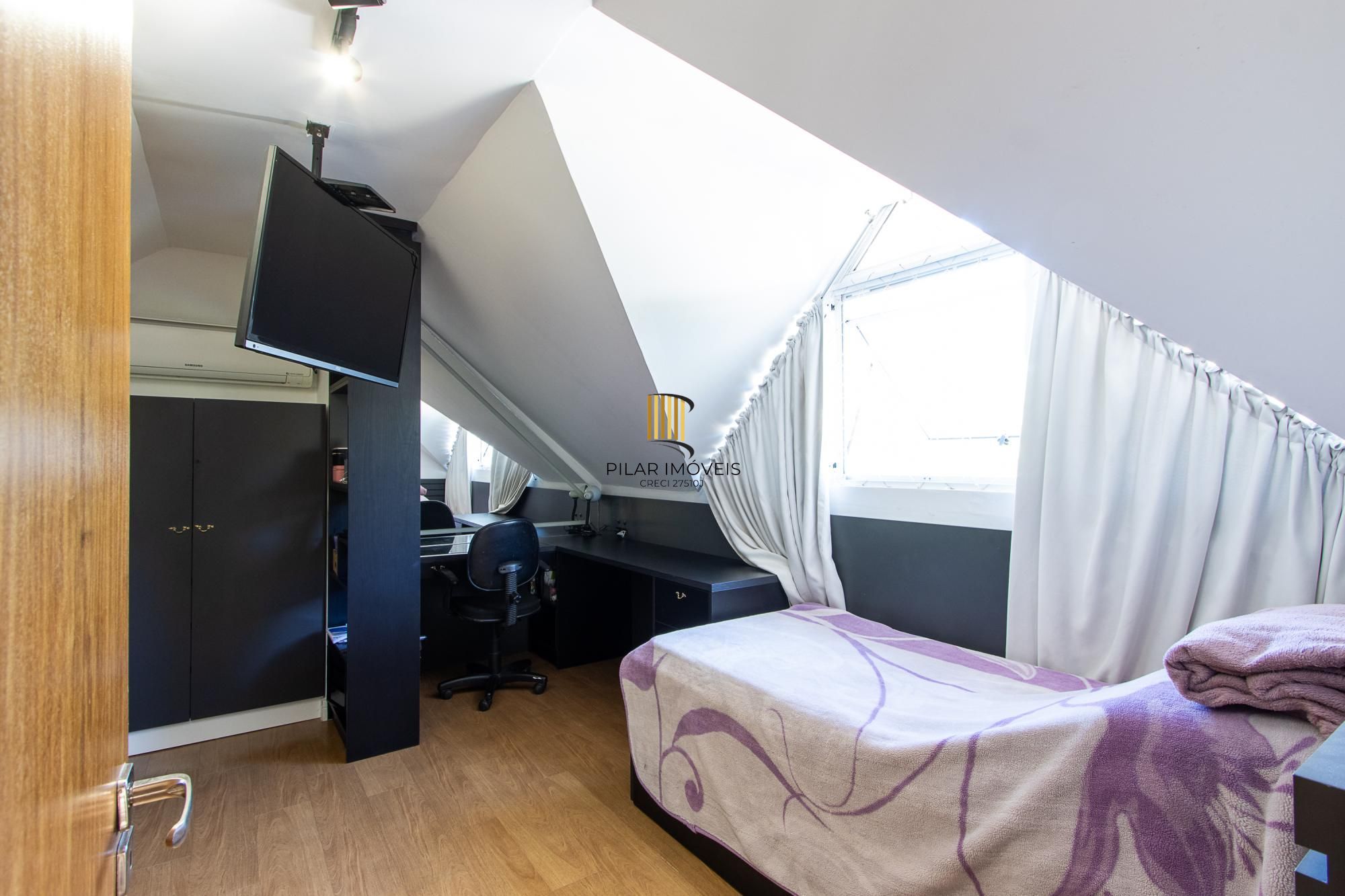 Casa condomínio | 3 dormitórios | 1 Suíte | 240,82 Privativos | 2 Vagas | Bairro Teresópolis