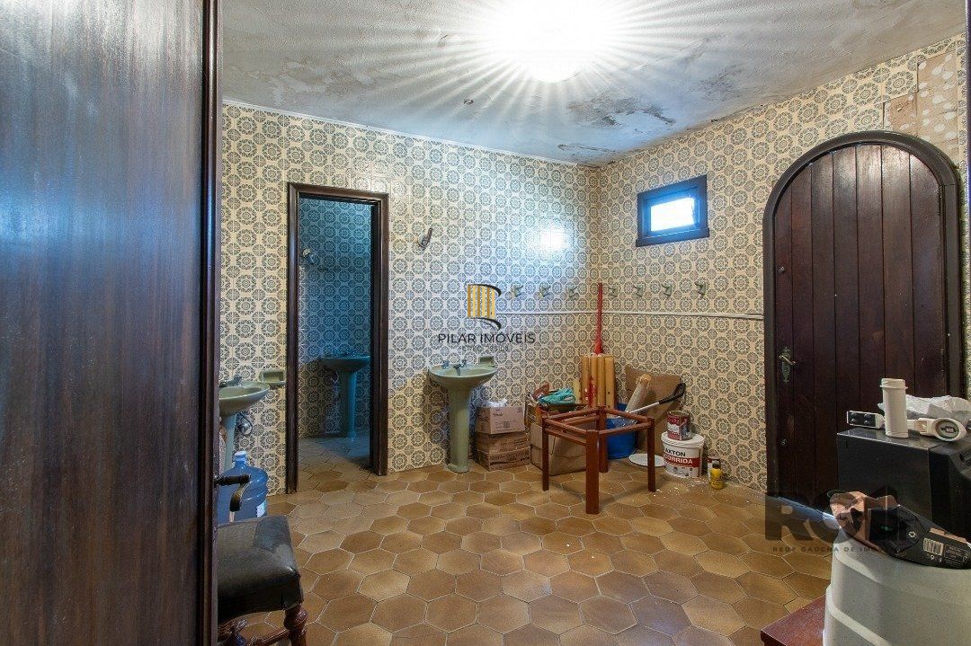 Casa para Venda - 580m², 3 dormitórios, sendo 1 suites, 3 vagas - Santa Tereza