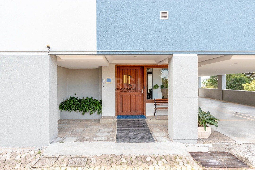 Apartamento no último andar com vista panorâmica, 2 dormitórios e até 4 vagas de garagem - Bairro Teresópolis, Zona Sul de Porto Alegre