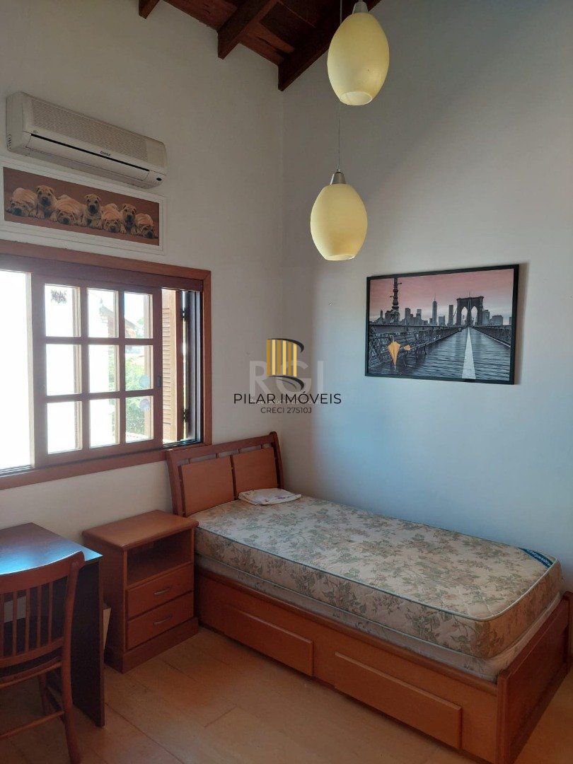 Casa para Venda - 156m², 3 dormitórios, sendo 1 suites, 2 vagas - Guarujá