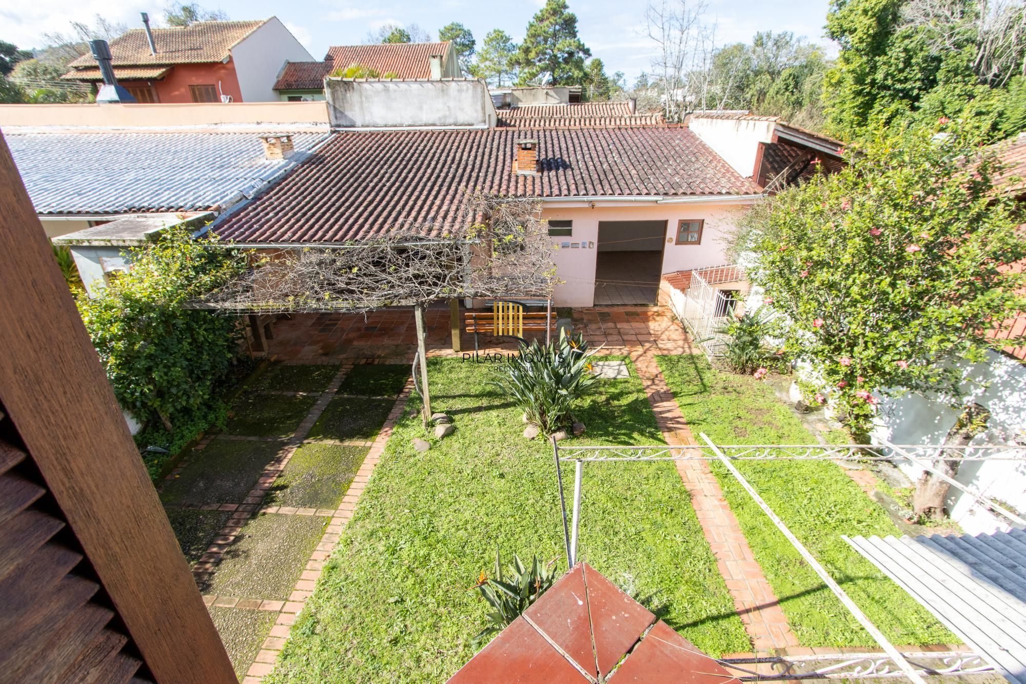 Casa para Venda - 253.35m², 3 dormitórios, sendo 1 suites, 4 vagas - Serraria