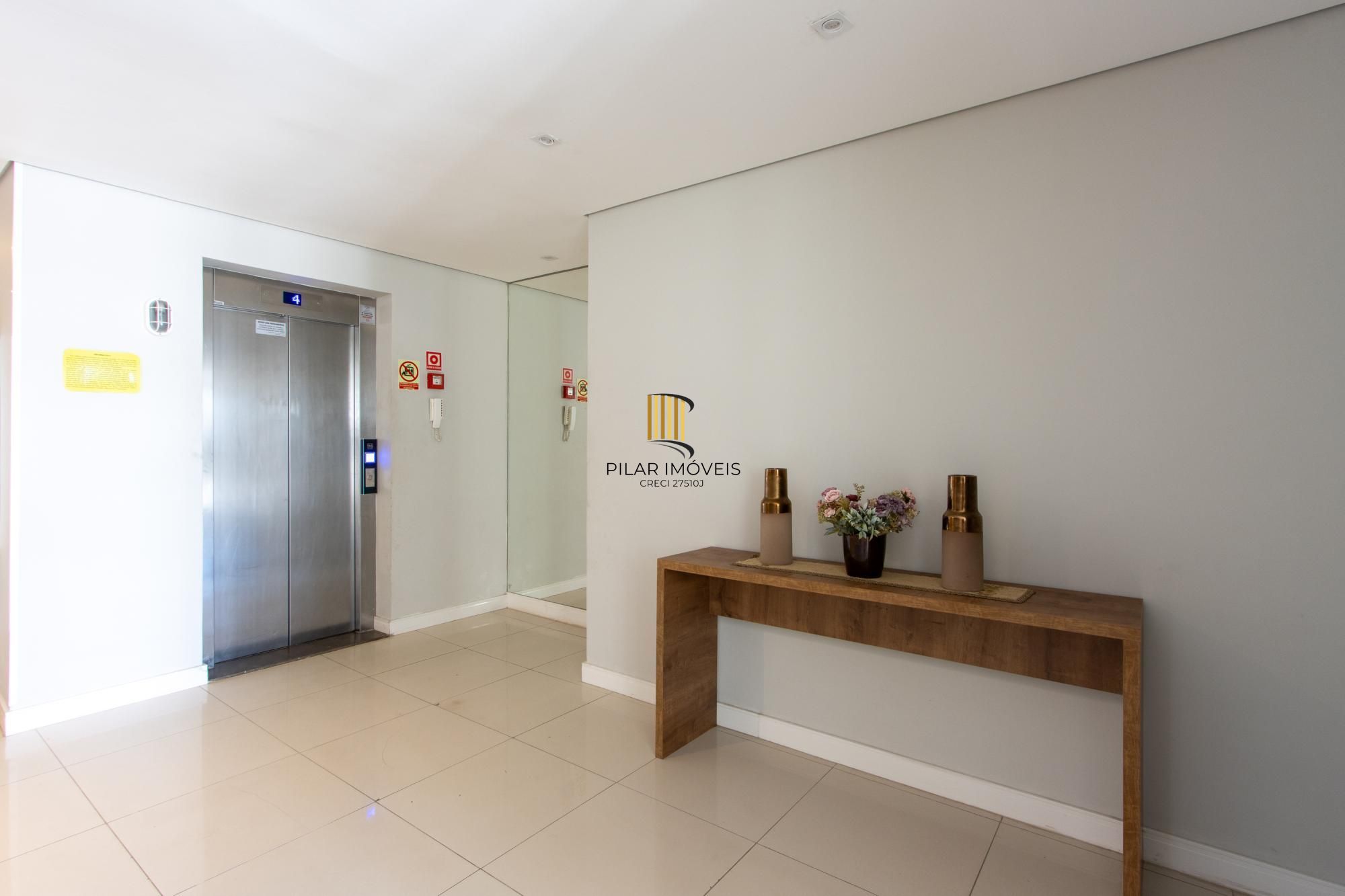 Apartamento com 2 quartos, 1 suíte