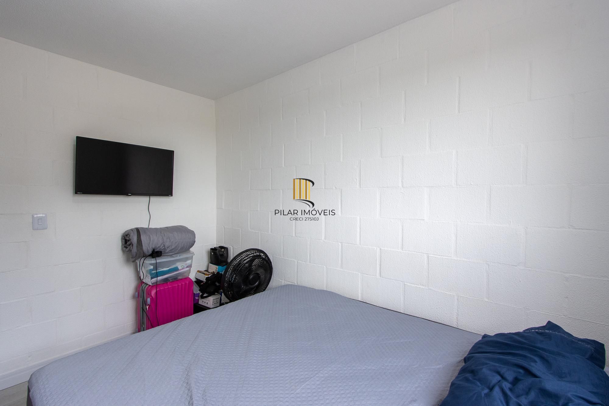 Apartamento de 2 dormitórios com vaga rotativa no bairro Vila Nova Porto Alegre