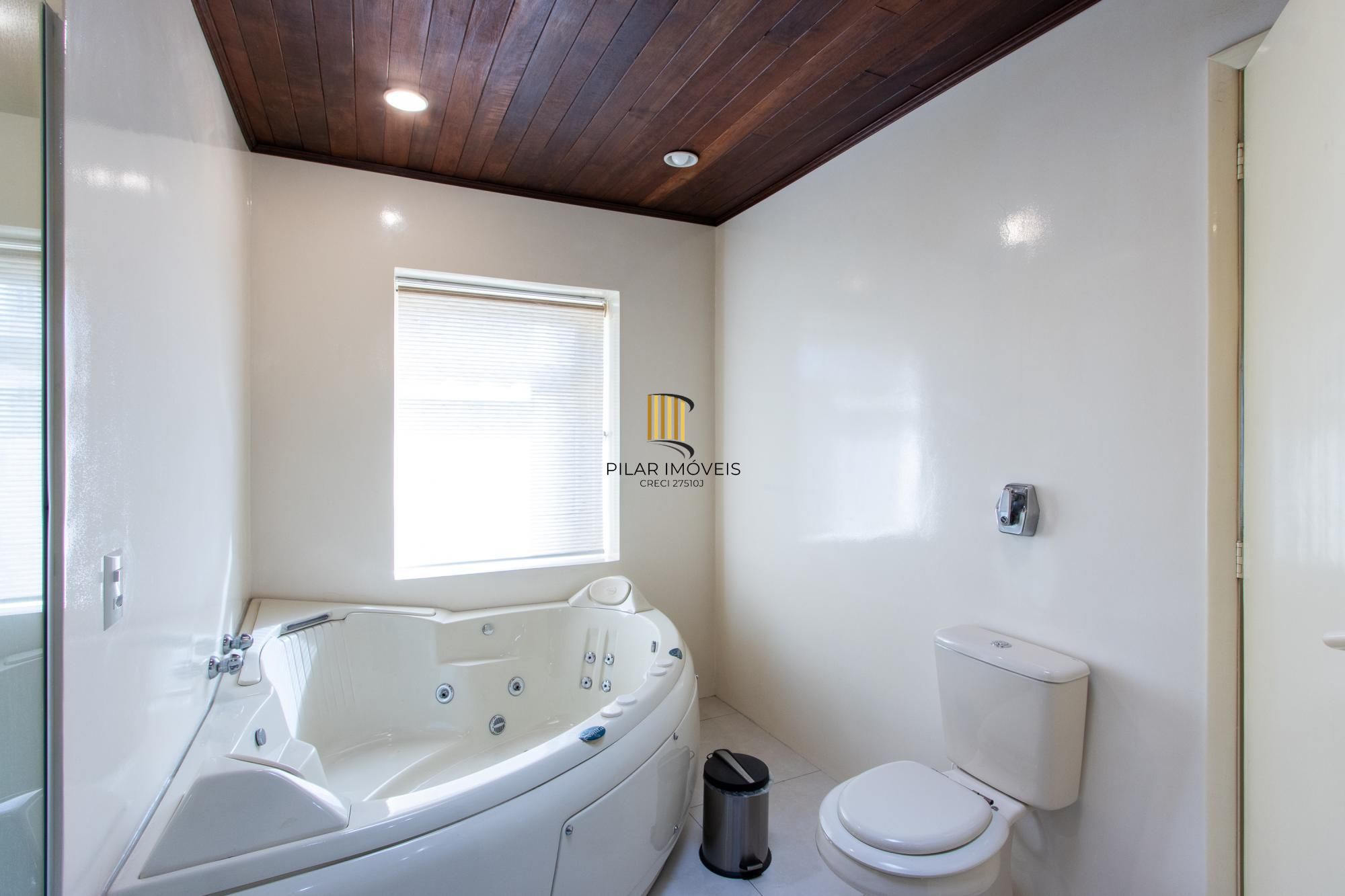 Casa com piscina Bairro Cristal