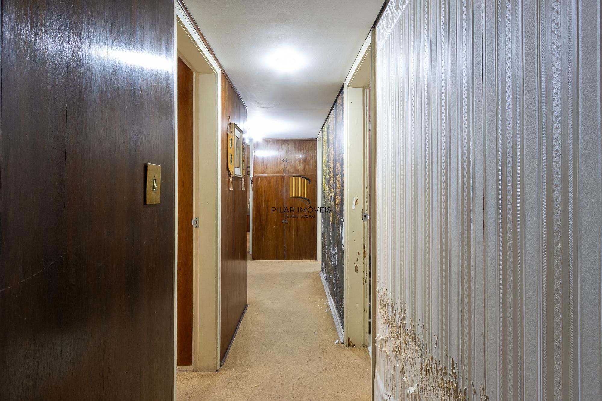 Apartamento frente à fundos, 3 dormitórios, 1 vaga escriturada - Centro Histórico