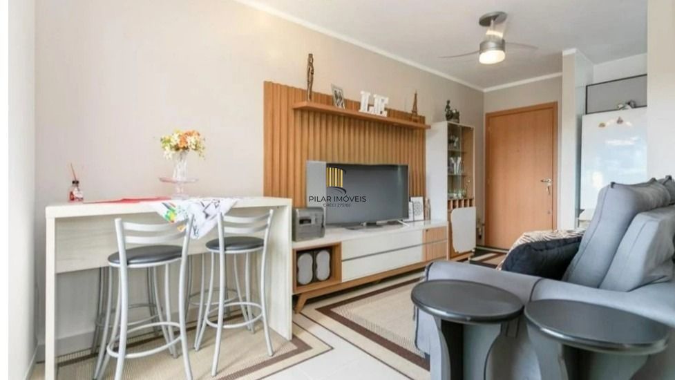 Apartamento com 2 quartos na Protásio Alves
