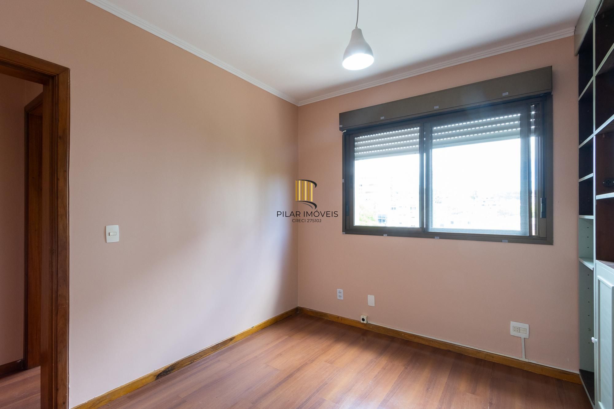 Apartamento 3 quartos, 1 suite, dependência, sacada com churrasqueira, 2 vagas - Bairro Menino Deus