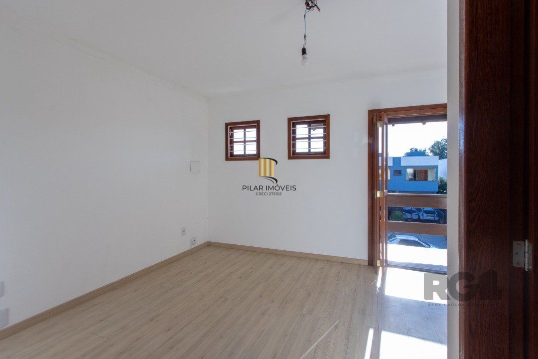 Casa para Venda - 120m², 3 dormitórios, sendo 1 suites, 1 vaga - Guarujá