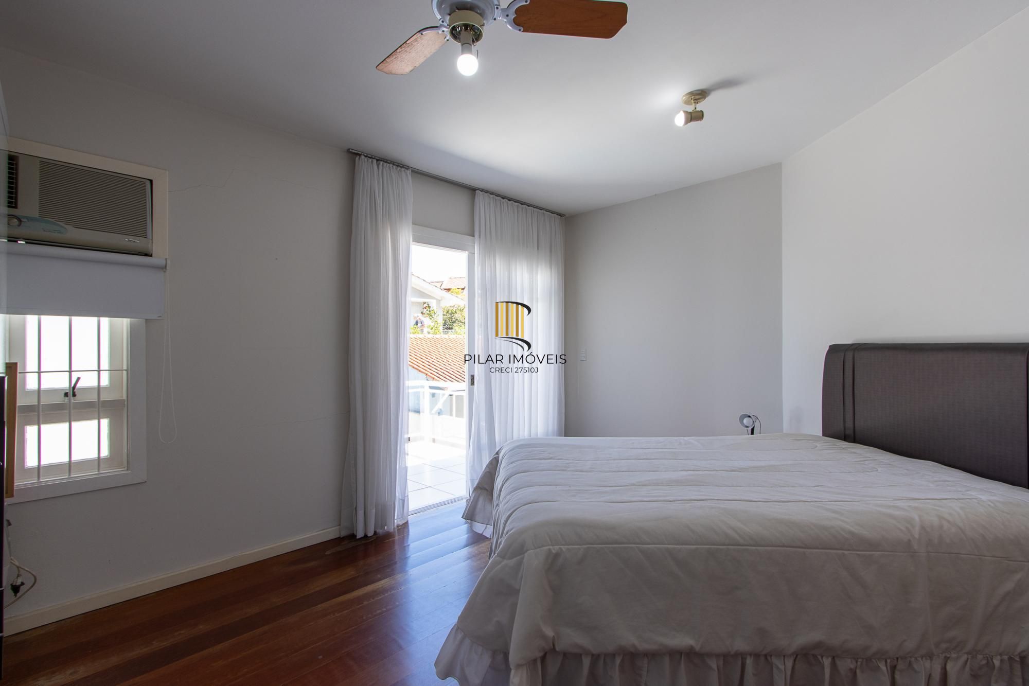 Casa 4 dormitórios no bairro Cristal