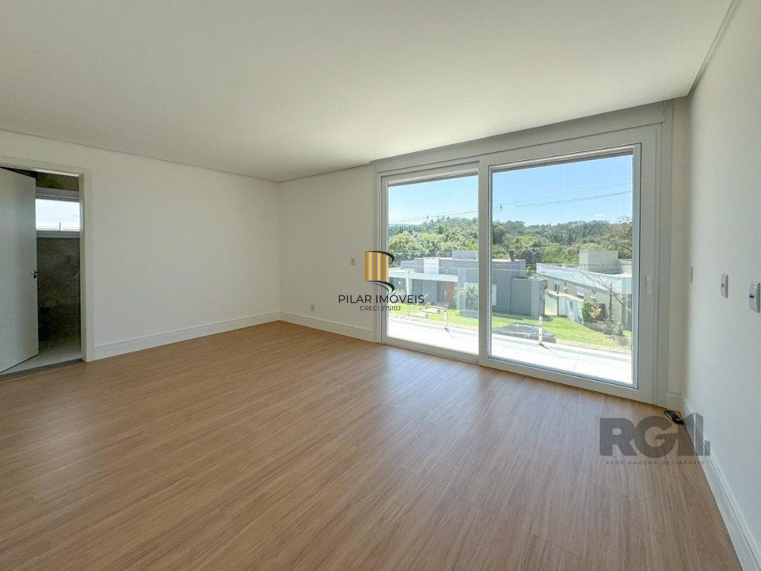 Casa Condominio para Venda - 300m², 4 dormitórios, sendo 4 suites, 2 vagas - Alphaville