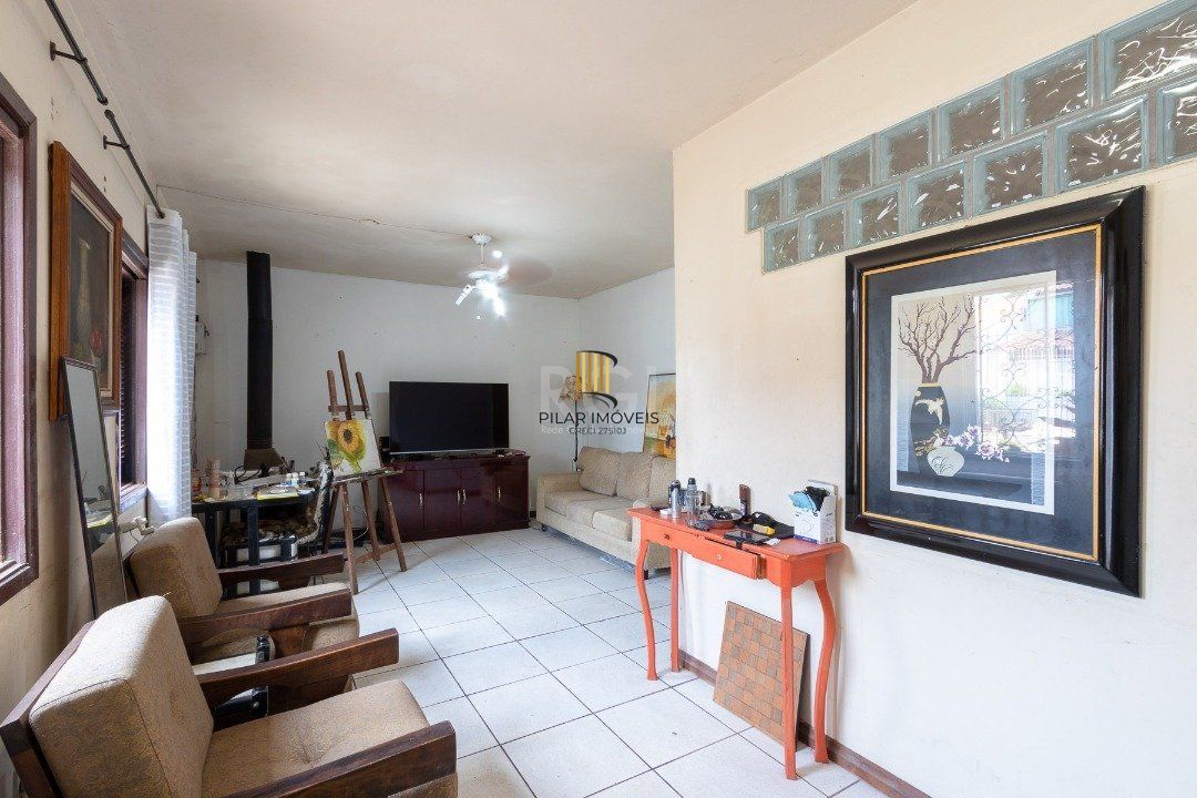 Casa para Venda - 149.99m², 6 dormitórios, sendo 2 suites, Nonoai
