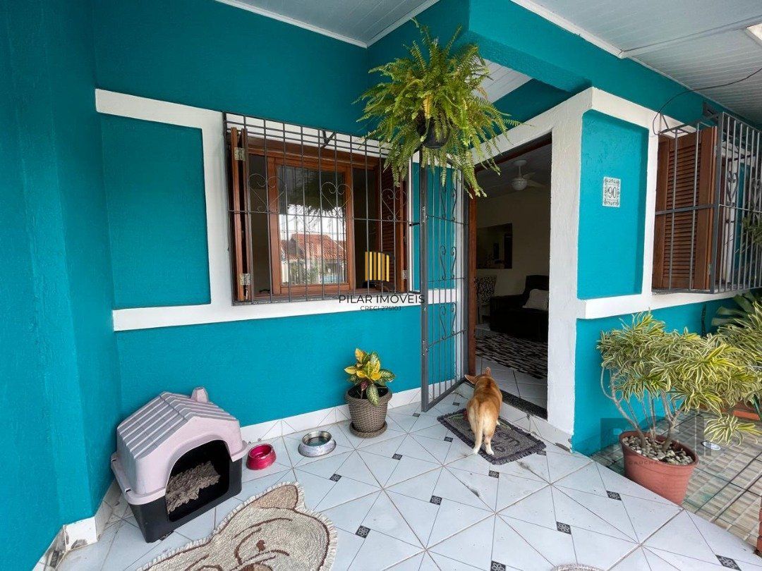 Casa 2 dormitórios no bairro Hípica