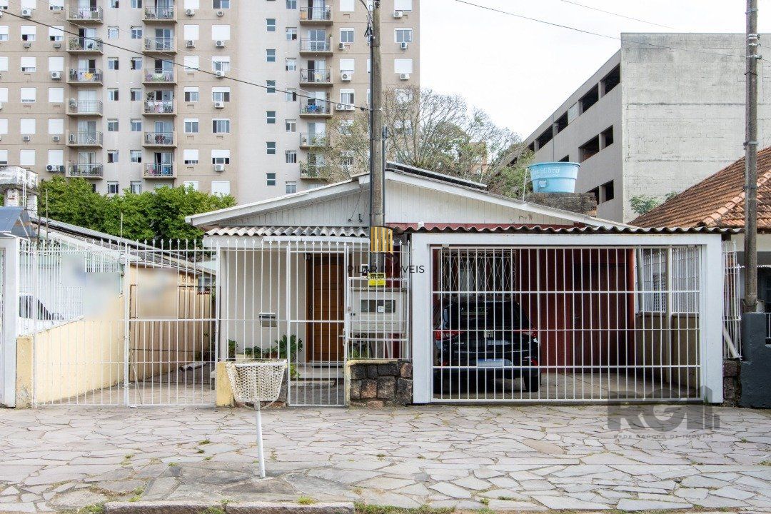 Casa 2 dormitórios no bairro Camaquã