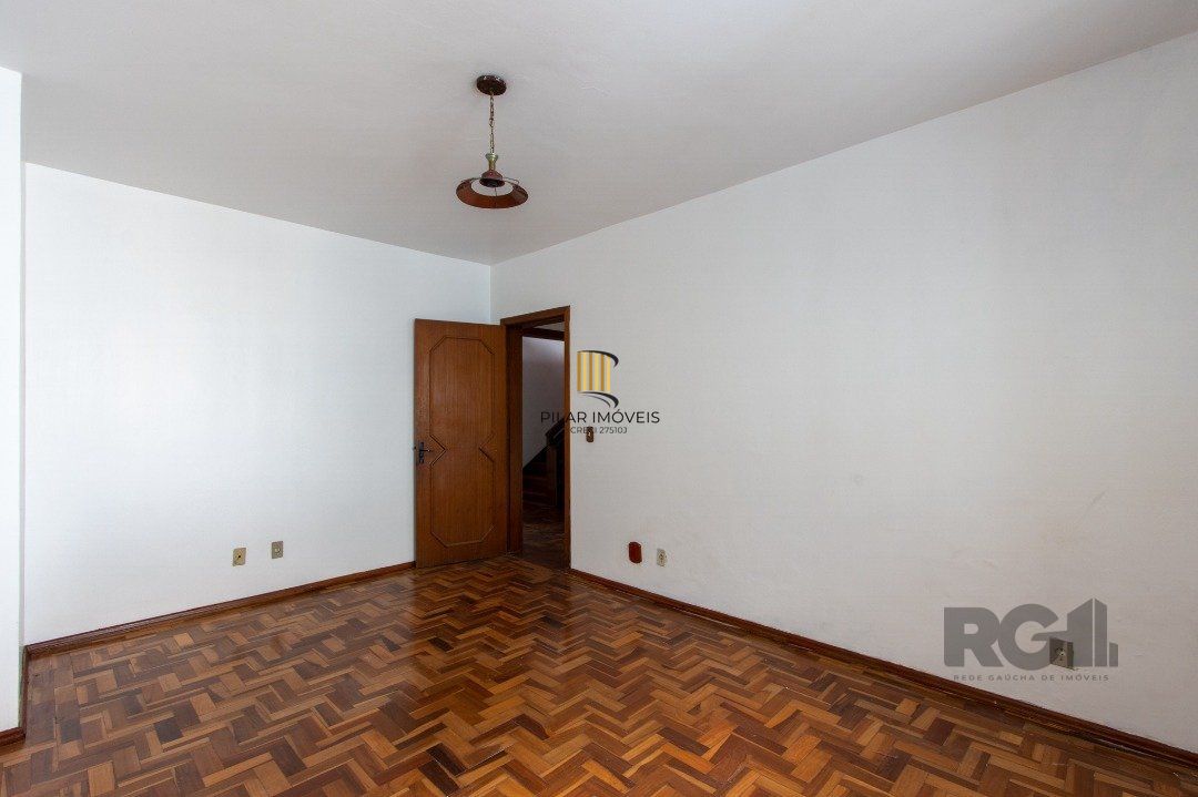 Casa 4 dormitórios no bairro Nonoai
