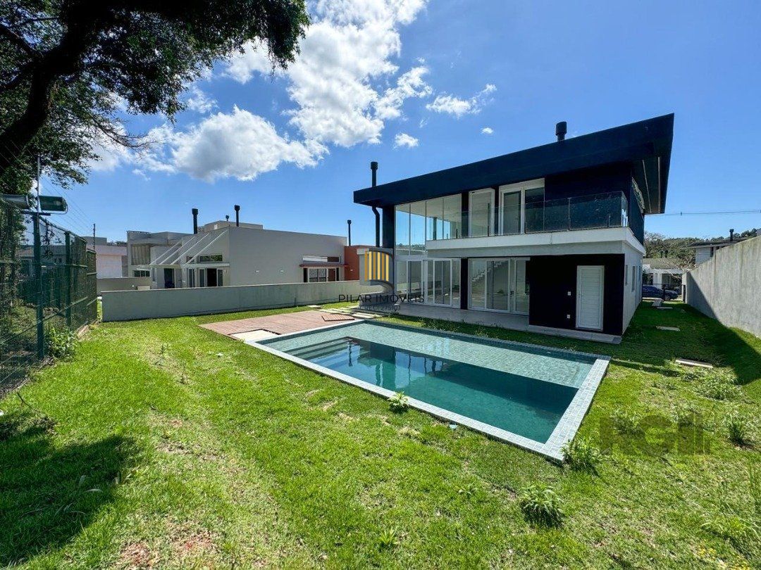 Casa Condominio para Venda - 300m², 4 dormitórios, sendo 4 suites, 2 vagas - Alphaville
